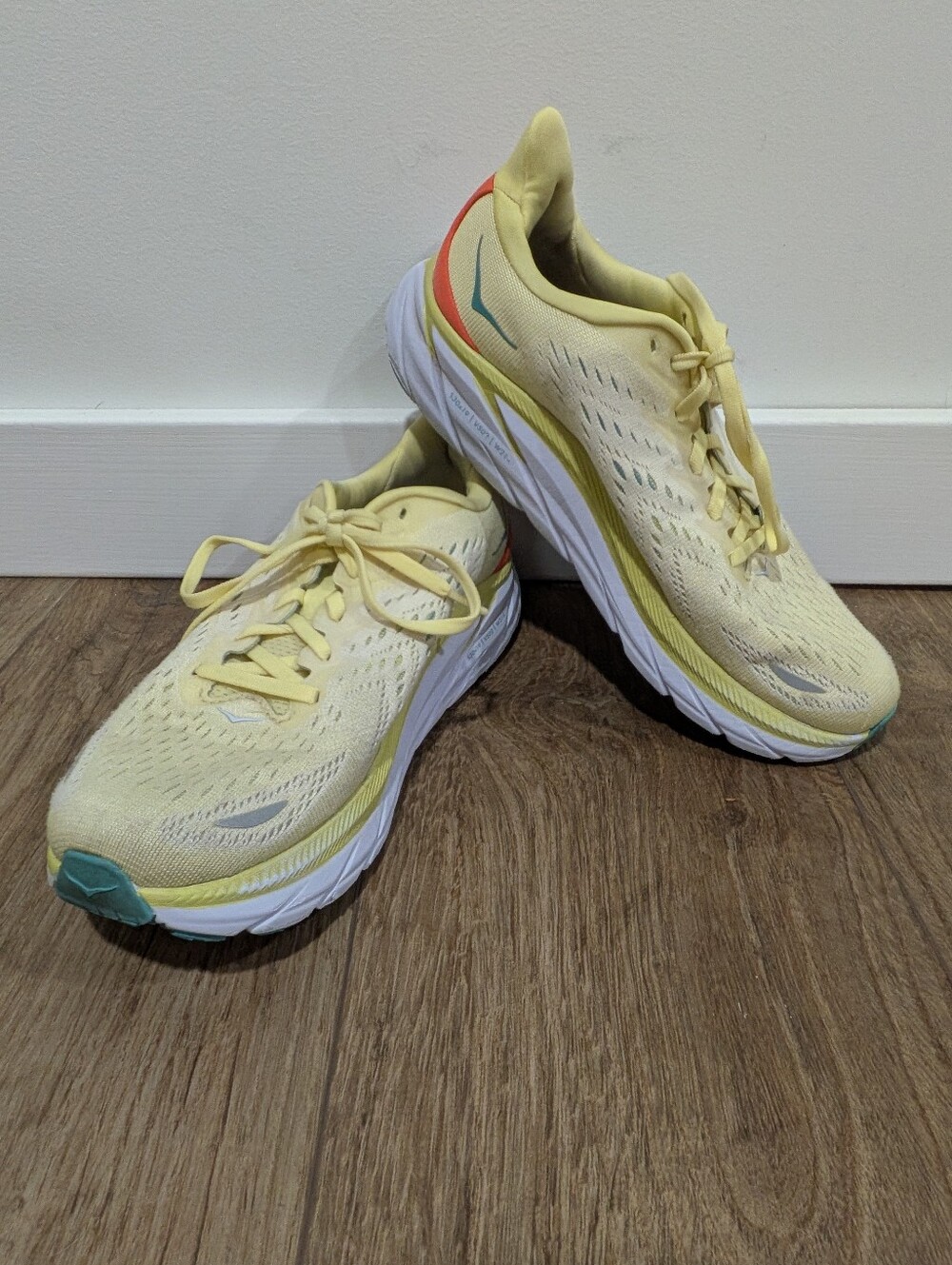 Hoka Clifton 8